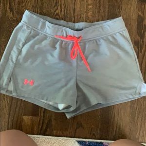 Underamour loose fitting shorts